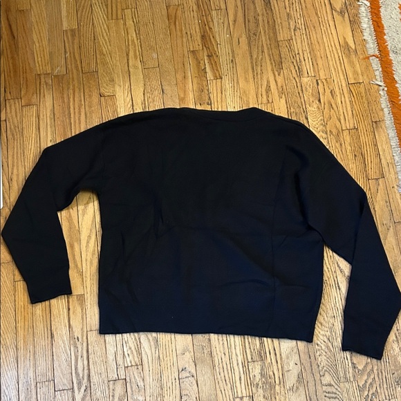 Elegant Black Cardigan Sweater - Picture 4 of 4